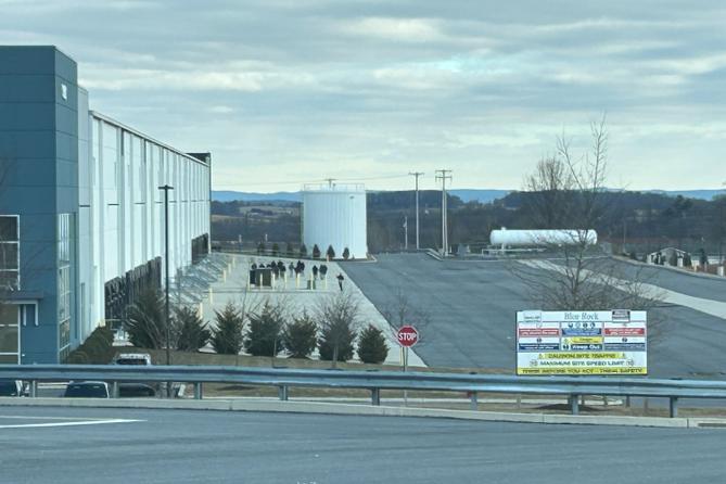 Un almacén en Upper Bern Township, condado de Berks, Pensilvania, fue adquirido por ICE y la administración Trump. Un almacén en Upper Bern Township, condado de Berks, Pensilvania, fue adquirido por ICE y la administración Trump.