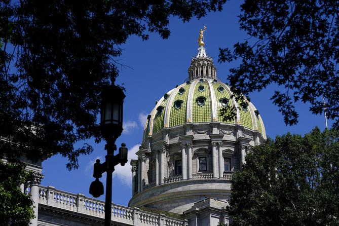 At the start of every session, legislators in the Democratic and Republican caucuses in both chambers gather behind closed doors to elect a slate of leaders. At the start of every session, legislators in the Democratic and Republican caucuses in both chambers gather behind closed doors to elect a slate of leaders.