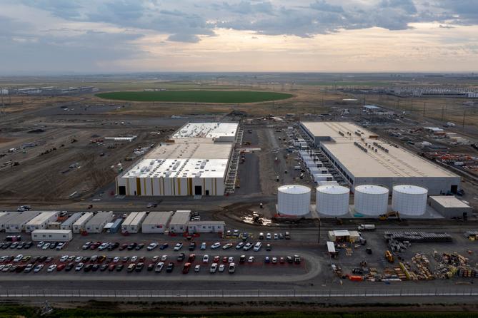 Construction is seen at an Amazon Web Services data center on Aug. 22, 2024, in Boardman, Ore. Construction is seen at an Amazon Web Services data center on Aug. 22, 2024, in Boardman, Ore.