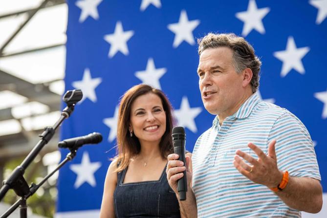 U.S. Senate candidate Dave McCormick (right)