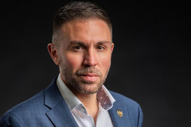 El candidato demócrata a tesorero Ryan Bizzarro El candidato demócrata a tesorero Ryan Bizzarro