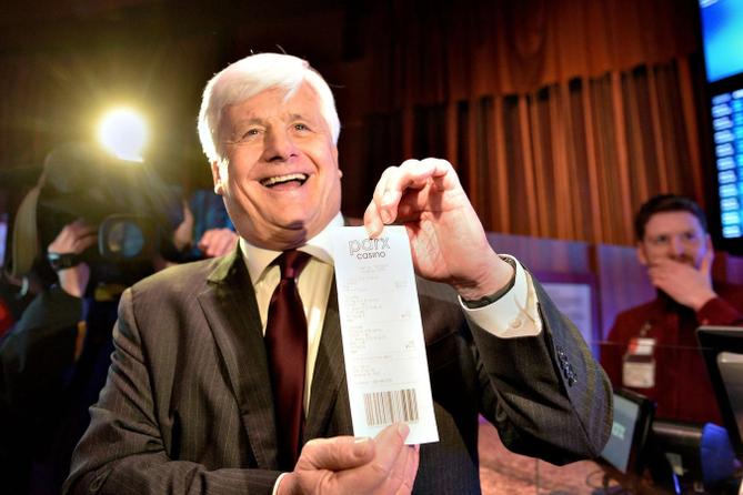 As Spotlight PA previously reported, Parx began escalating its lobbying efforts to outlaw skill games in 2019, ghost-writing a bill introduced by former state Sen. Tommy Tomlinson (R., Bucks) to ban the machines. As Spotlight PA previously reported, Parx began escalating its lobbying efforts to outlaw skill games in 2019, ghost-writing a bill introduced by former state Sen. Tommy Tomlinson (R., Bucks) to ban the machines.