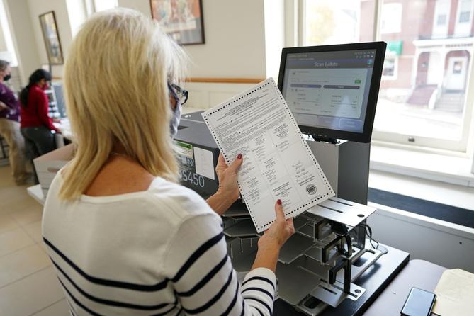 Thousands of people are expected to participate in this election by mail — an option available to all voters for any reason since 2020. Thousands of people are expected to participate in this election by mail — an option available to all voters for any reason since 2020.