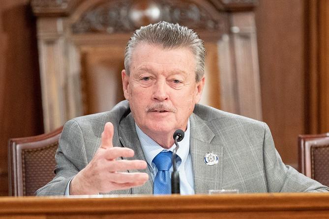 Sen. James Brewster has introduced a bill to ban Pennsylvania state lawmakers from receiving "per diem" expense payments for travel, lodging in addition to their full-time salaries. Sen. James Brewster has introduced a bill to ban Pennsylvania state lawmakers from receiving "per diem" expense payments for travel, lodging in addition to their full-time salaries.